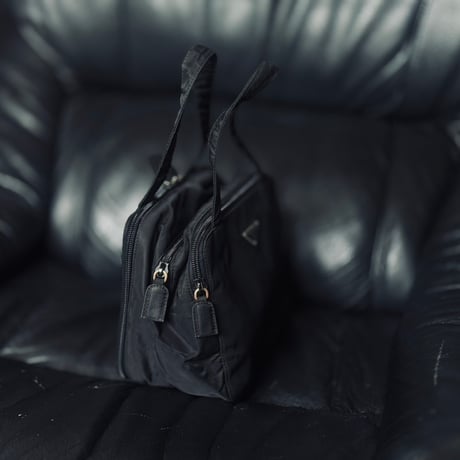 prada nylon logo bag E