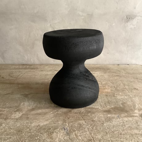 Schindapsus picts”Trebie" スキンダプサストレビー with Black Potcover＆Woodstool (ブラック ウッドポット＆スタンドつき)