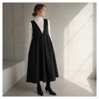 【サイズSM-LL】後ろ姿が綺麗なコットンリネンワンピース／リネンジャンパースカート／ブラック