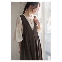 くるみボタンがアクセント！後ろ姿が綺麗なコットンリネンワンピース／前後2wayタックリネンジャンパースカート／ブラウン