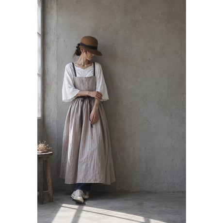 Double Gauze Gathered Apron／「働く日も、暮らす日も。 一日を、そのまま纏うエプロン。 」【ベージュ】