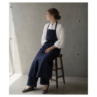 岡山児島デニムで仕立てた、前スリット美シルエットライトオンスソフトデニムエプロンドレス／エプロンワンピース／インディゴ