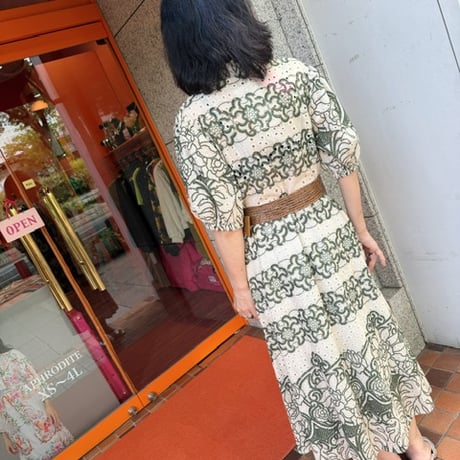 【S〜Lサイズ】パフスリーブ刺しゅうレースワンピース