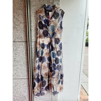 【S〜XLサイズ】イタリア襟付きノースリーブ花柄ワンピース