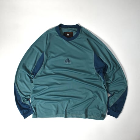 USED "NIKE ACG" POLY BASE LAYER