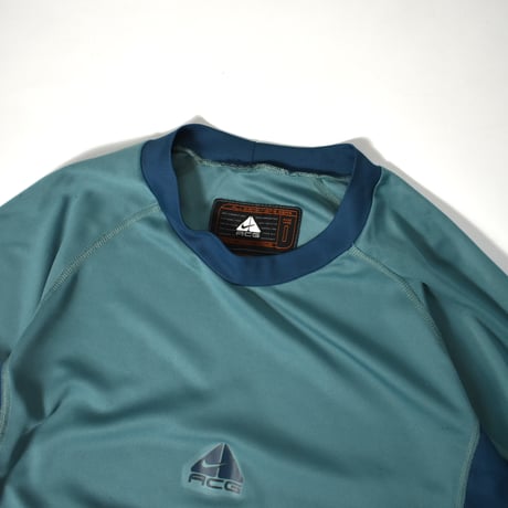 USED "NIKE ACG" POLY BASE LAYER