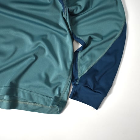 USED "NIKE ACG" POLY BASE LAYER