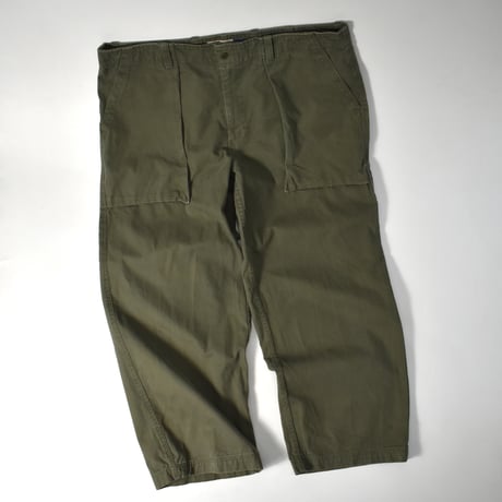 USED "GAP KHAKIS" PANTS