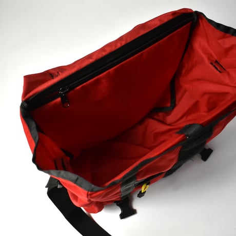 USED 90'S "MOUNTAIN SMITH" MESSENGER BAG