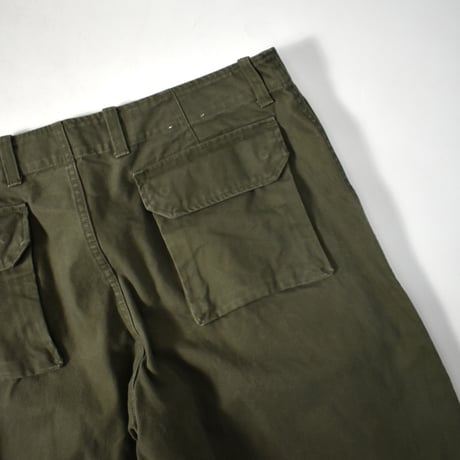 USED "GAP KHAKIS" PANTS