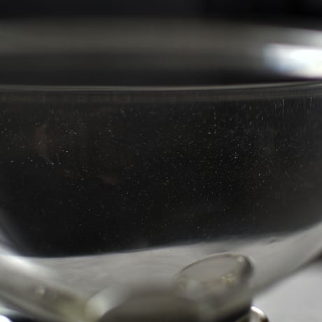 小寺暁洋　三つ足器　smoke