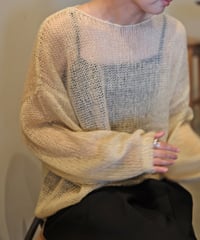 モヘアタッチルーズニット