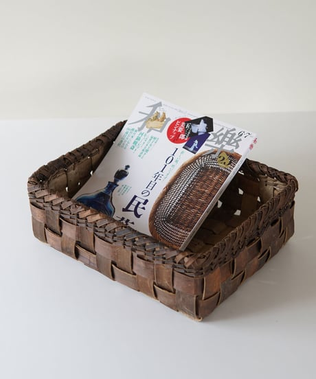A4サイズが収まる 35cm×27cm 沢胡桃 置き籠 平織り 裏皮 (オズのかごバッグ)