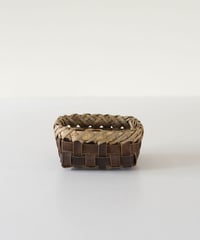 定番 置き籠ミニミニ 胡桃樹皮 平織り 小物入れ (オズのかごバッグ)