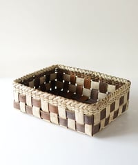A4サイズが収まる 36cm×28cm 沢胡桃 置き籠 平織り 表皮チェック柄 (オズのかごバッグ)