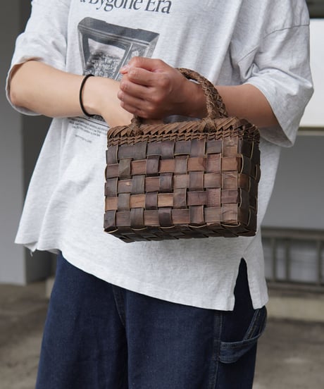 『裏皮 コンパクト』胡桃樹皮のかごバッグ 横幅20cm (オズのかごバッグ)