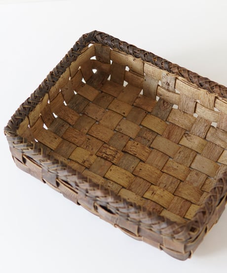 A4サイズが収まる 35cm×28cm 沢胡桃 置き籠 平織り 裏皮 (オズのかごバッグ)