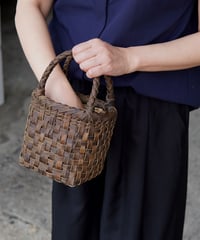 『裏皮 ちょこっとバッグ』胡桃樹皮のかごバッグ 高さ15.5cm×横幅16cm (オズのかごバッグ)