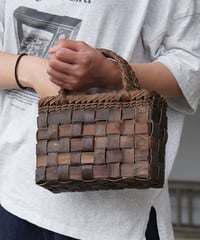 『裏皮 コンパクト』胡桃樹皮のかごバッグ 横幅20cm (オズのかごバッグ)