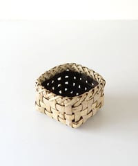 シン定番 四角の置き籠ミニ くるみ樹皮 平織り 小物入れ (オズのかごバッグ)  のコピー