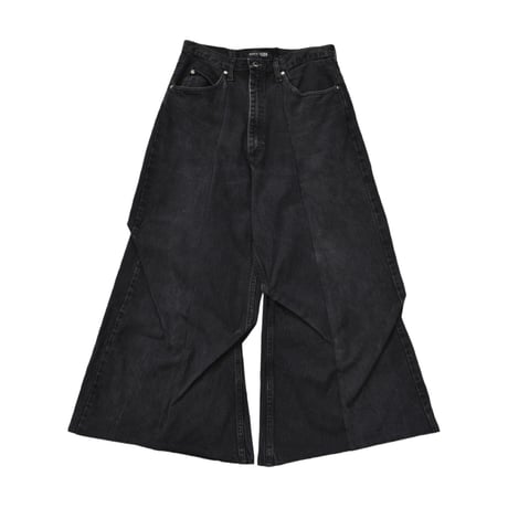 "Remake by VERS" Asymmetric Tuck Denim Trousers