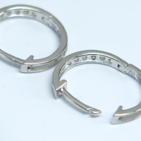 計0.20ct　天然ダイヤモンド　K18WG エタニティフープピアス