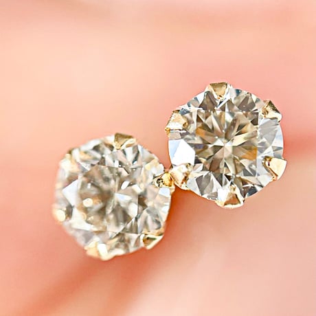 計0.60ct　K18　天然ダイヤモンド　6本爪　スタッドピアス
