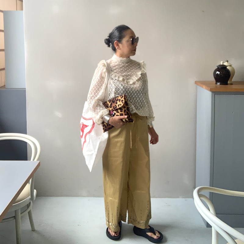 TOWAVASE / シルク刺繍パンツ | Pili ON LINE