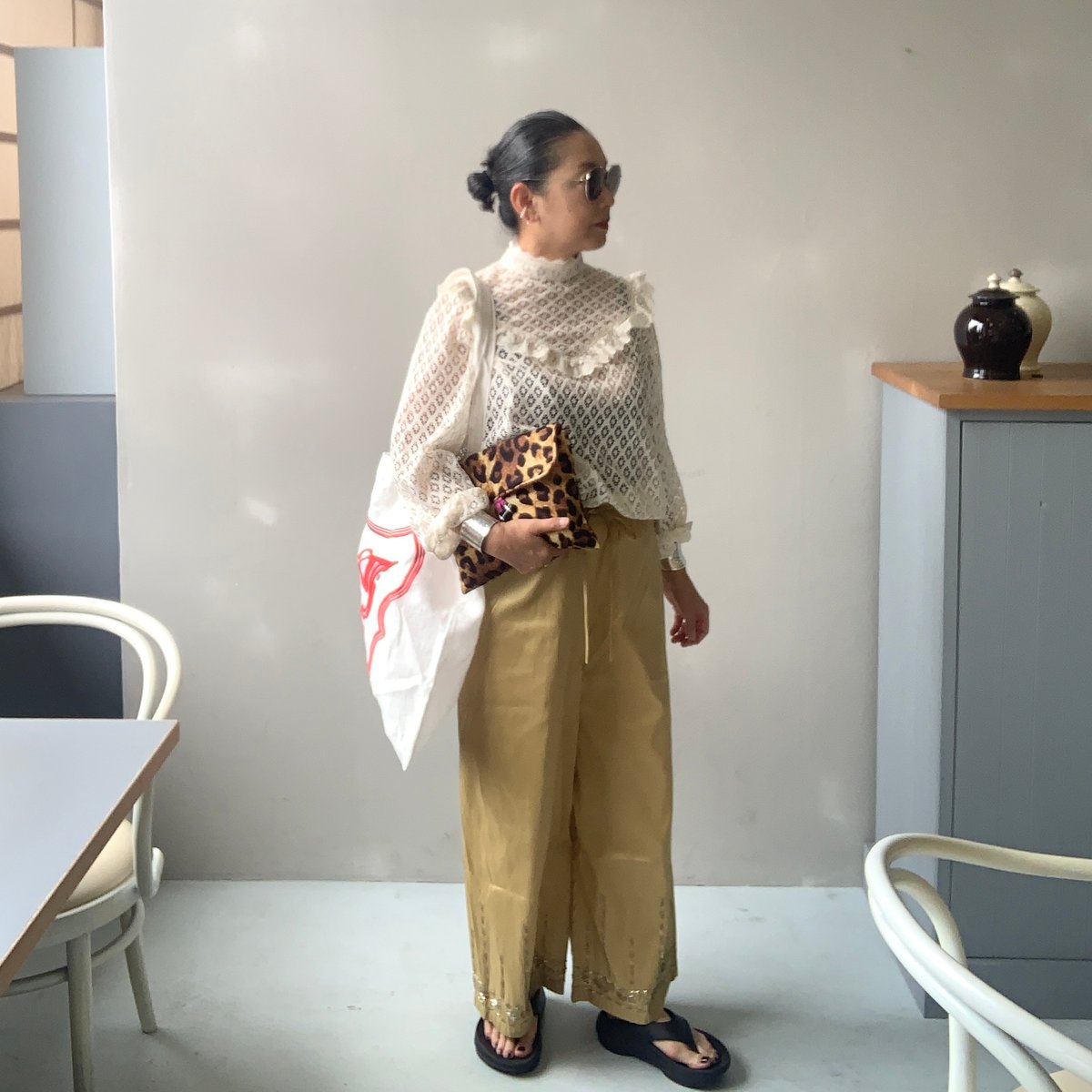 TOWAVASE / シルク刺繍パンツ | Pili ON LINE