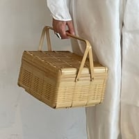竹の取手付きかご