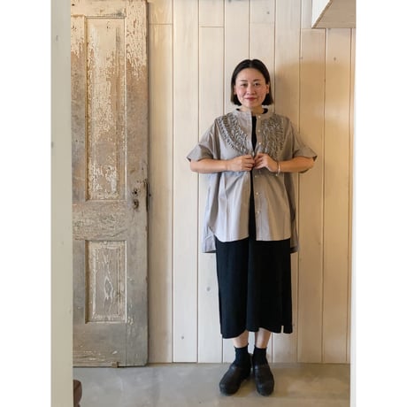 アシメ フリルデザイン ブラウス