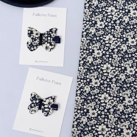 New!《Mサイズ》 butterfly clip  リバティ  "Mini Betsy Boo" Navy 単品