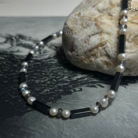 Luna Spine Choker