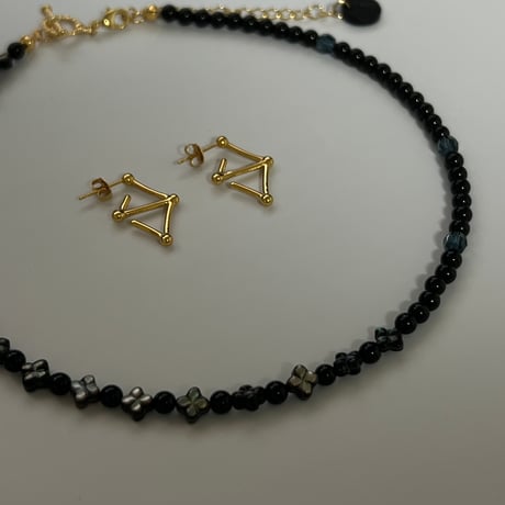 Asymmetry Flower Choker