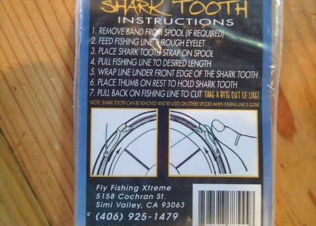 SHARK TOOTH （カッター付きティペットスプールバンド）