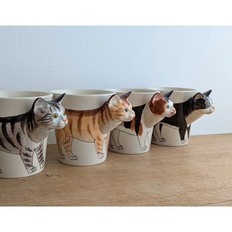 猫のカップ　ハチワレ