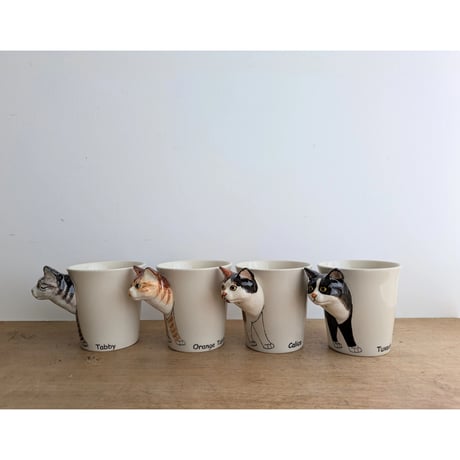 猫のカップ　ハチワレ