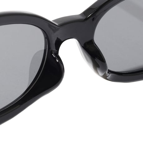 SUNGLASSES Type 03