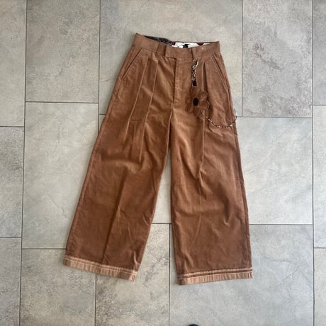 Deep tuck wide pants