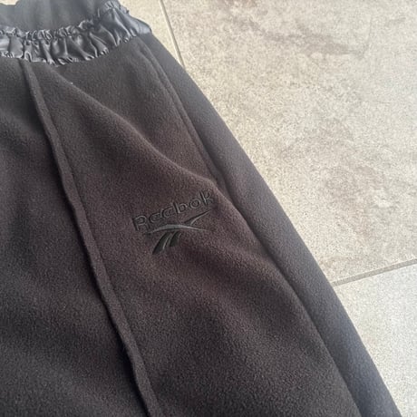 Reebok cropped fleece pants with ribbon hem/black