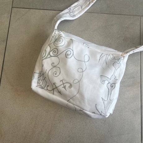 square shoulder bag/LEE HAESUN