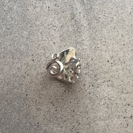skull ring