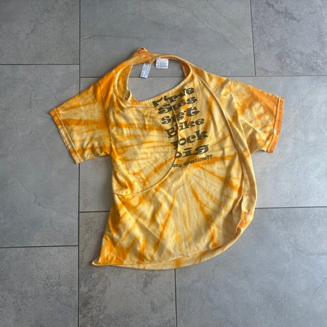 someone's T-shirt bag