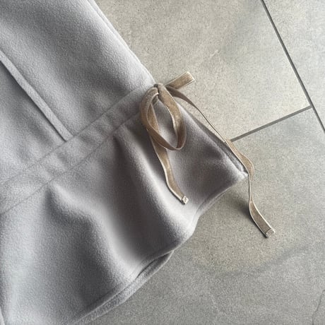 Reebok cropped fleece pants with ribbon hem/gray