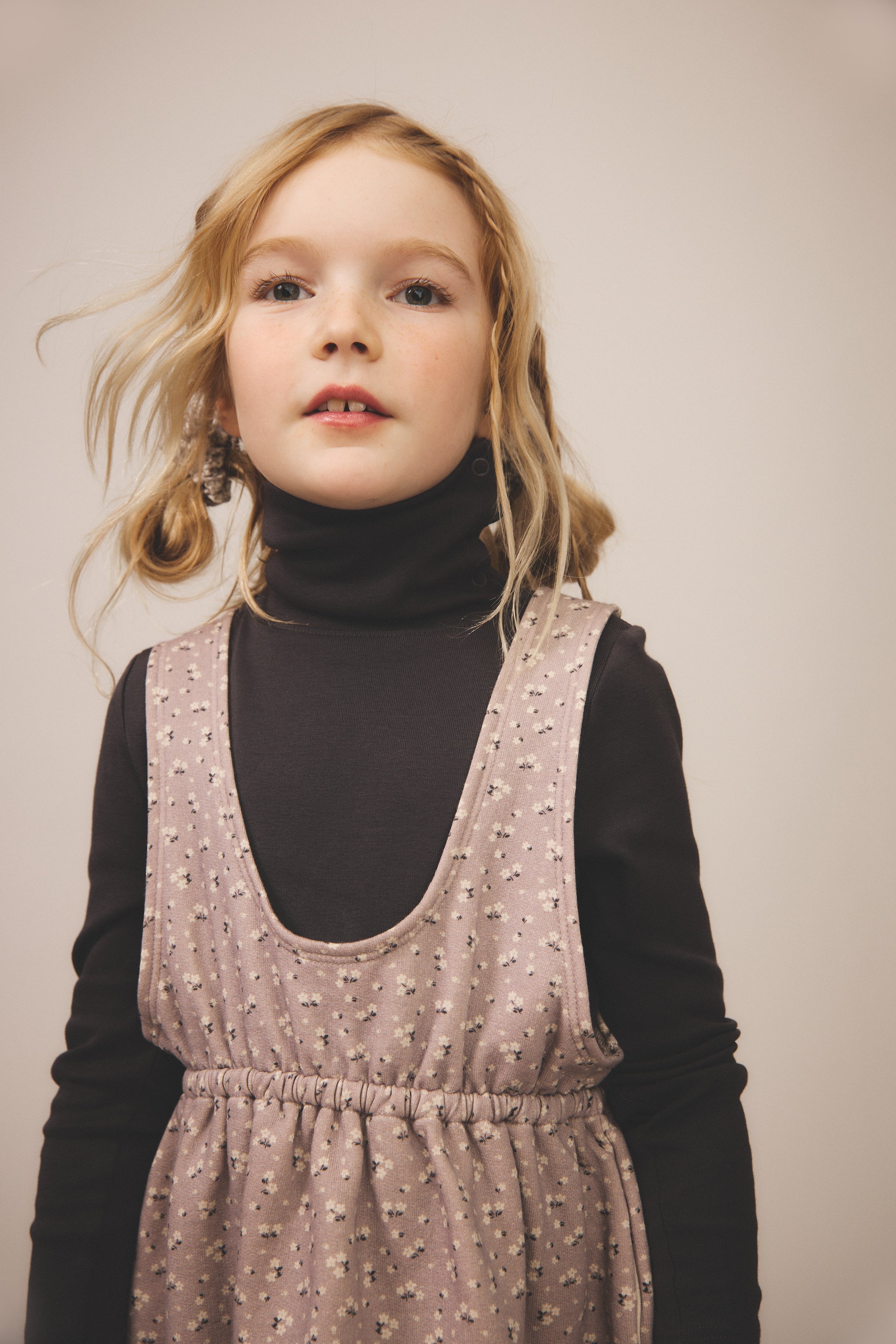 入荷後発送ご予約商品【 SOOR PLOOM 】SNAP TURTLENECK, DUSK |