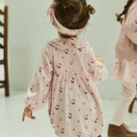 【 Jamie kay × HELLO KITTY 】JBCO264910 OC総柄プリントロンパース PNK（size 70, 80）