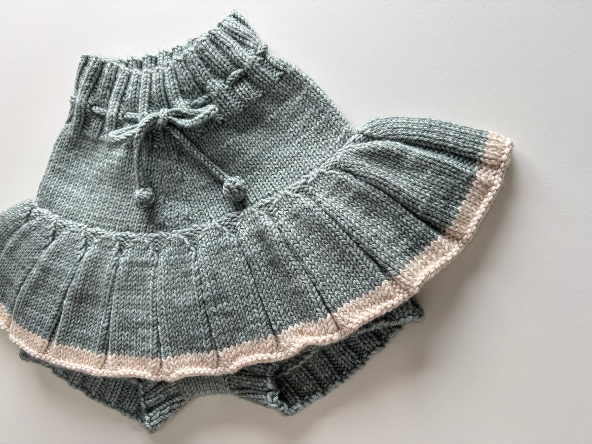 Misha&Puff】SKATING POND SKIRT (ONSEN) | MIK & CO