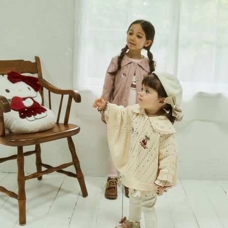 【 Jamie kay ×HELLO KITTY】 JBNT264907 ﾓﾁｰﾌ付きﾆｯﾄﾎﾟﾝﾁｮ PNK（size 70~90）