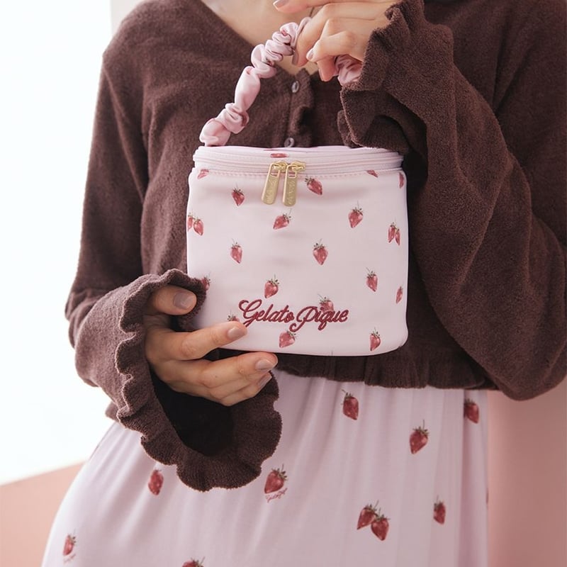 gelato pique 】 PWGB264597 ｽﾄﾛﾍﾞﾘｰ総柄ﾊﾞﾆﾃｨﾎﾟｰﾁ