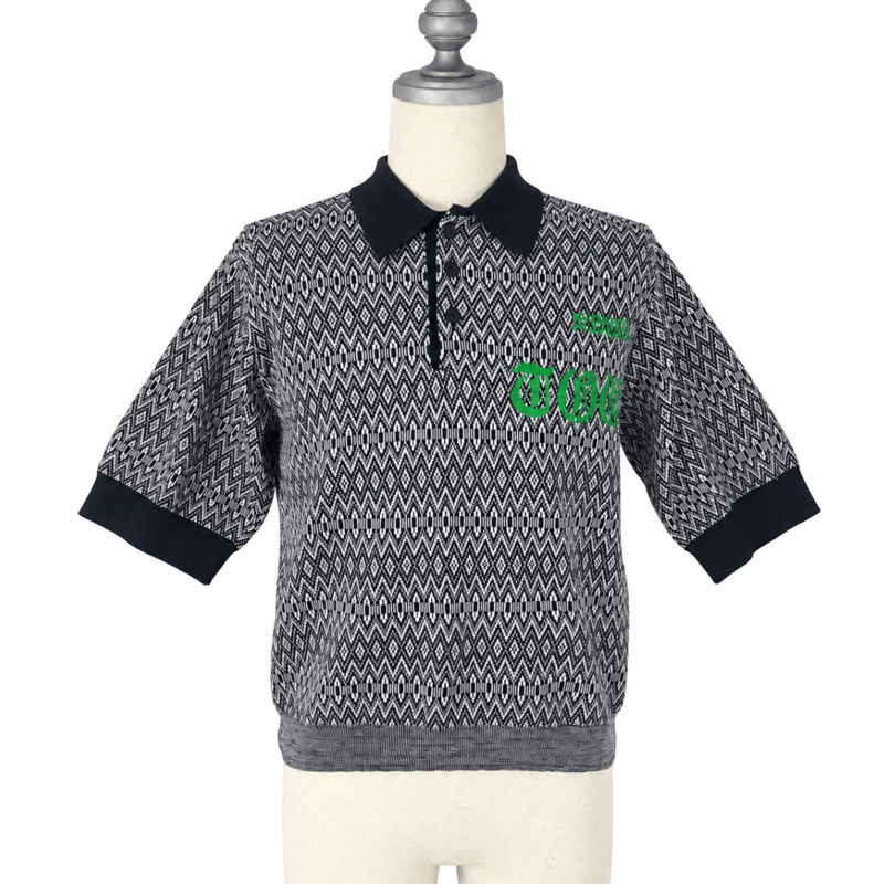 TOGA-TOOロゴニットポロシャツ TOGA TOO / LOGO KNIT POLO SHIRT | glitter ONL
